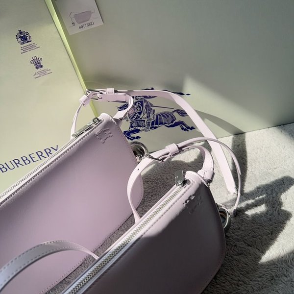 버버리 미니 쉴드 슬링 백 [매장가 270만원대]