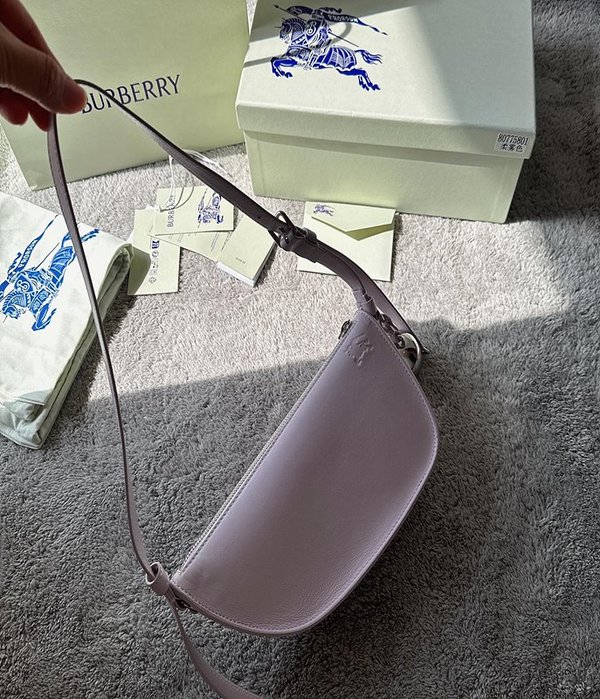 버버리 미니 쉴드 슬링 백 [매장가 270만원대]