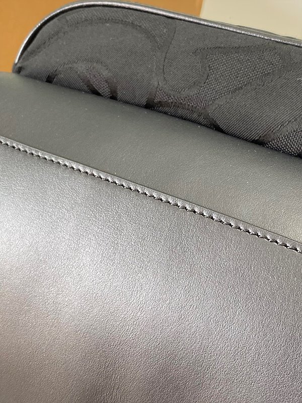 버버리 모노그램 백팩 [매장가 170만원대]