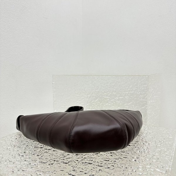 르메르 미디엄 크루아상 백 다크초코 [매장가 218만원대]