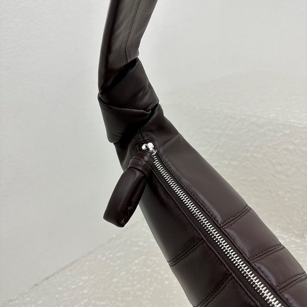 르메르 미디엄 크루아상 백 다크초코 [매장가 218만원대]