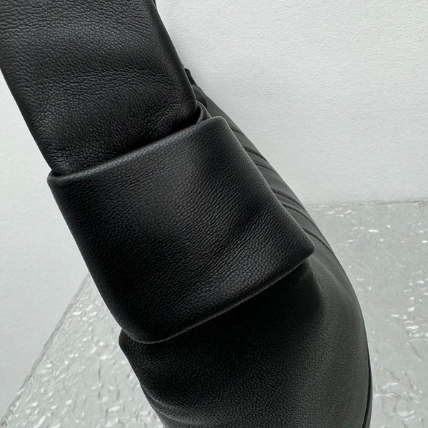 르메르 미디엄 크루아상 백 블랙 [매장가 218만원대]