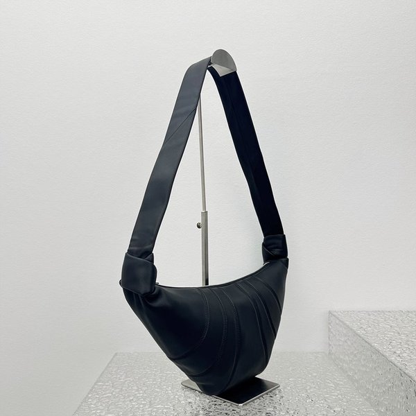 르메르 미디엄 크루아상 백 블랙 [매장가 218만원대]