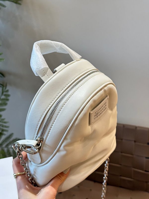 메종마르지엘라 Glam Slam 백팩 2color [매장가 240만원대]