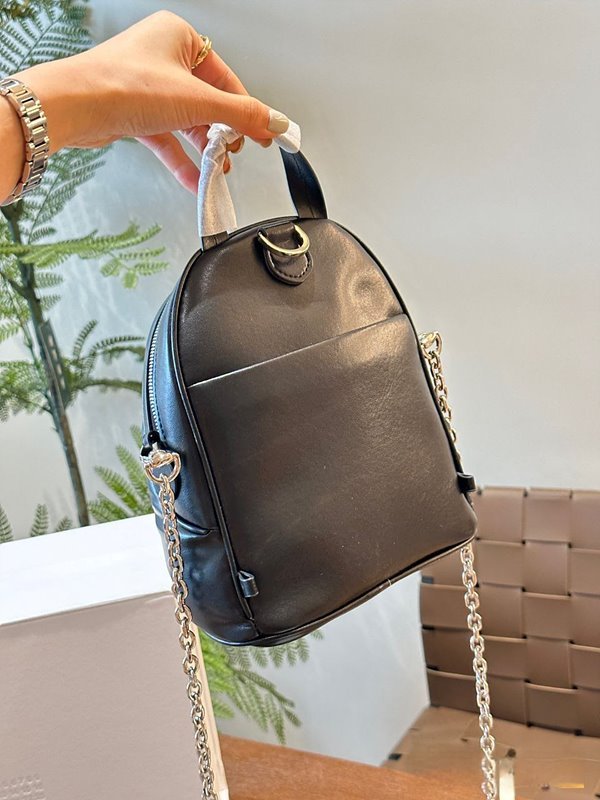 메종마르지엘라 Glam Slam 백팩 2color [매장가 240만원대]