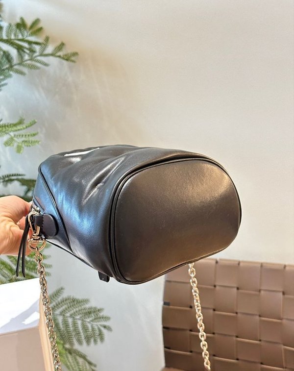 메종마르지엘라 Glam Slam 백팩 2color [매장가 240만원대]