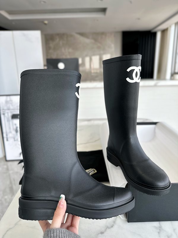 샤넬 CC 로고 하이 레인부츠 [매장가 420만원대]
