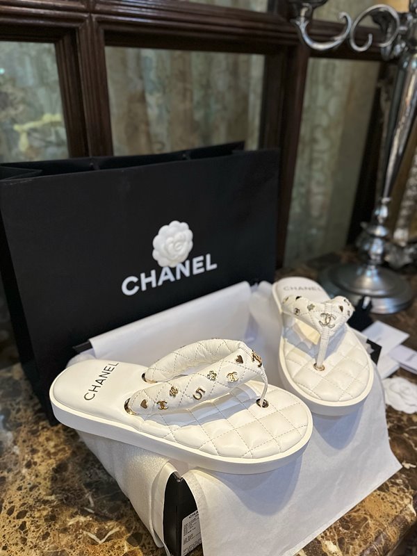 샤넬 cc로고 퀄팅 플립플랍 쪼리 샌들 [매장가 260만원대]