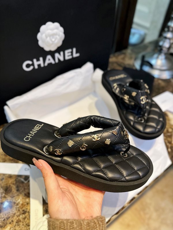 샤넬 cc로고 퀄팅 플립플랍 쪼리 샌들 [매장가 260만원대]
