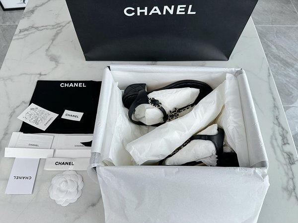 샤넬 클래식 CC로고 체인 스트랩 샌들 [매장가 180만원대]