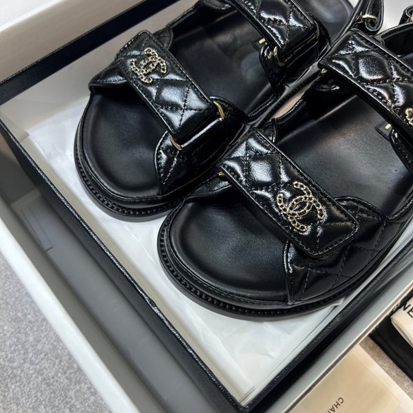 샤넬 CC 로고 벨크로 블랙 샌들 [매장가 233만원대]