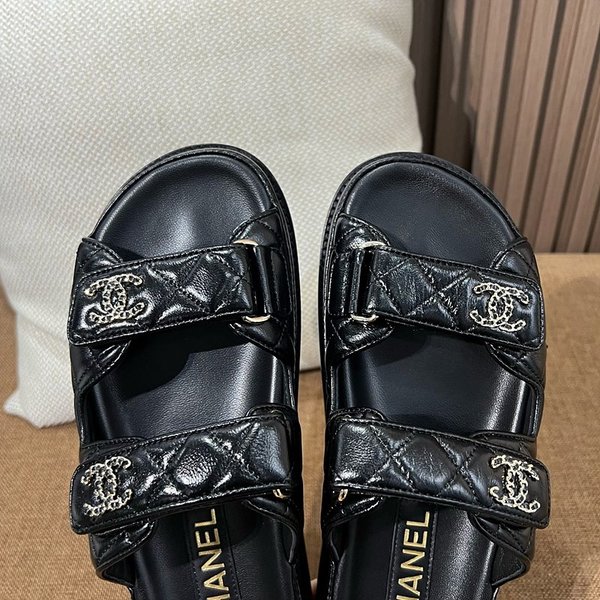 샤넬 벨크로 뮬 슬리퍼 CC 로고 블랙 [매장가 233만원대]