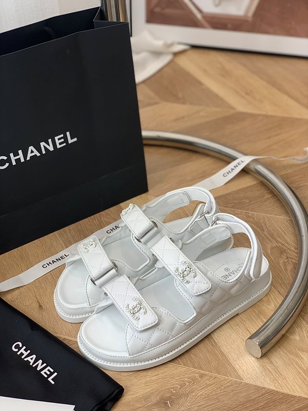 샤넬 CC 로고 벨크로 화이트 샌들 [매장가 233만원대]
