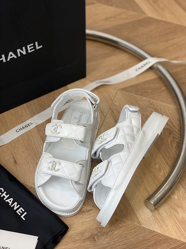 샤넬 CC 로고 벨크로 화이트 샌들 [매장가 233만원대]