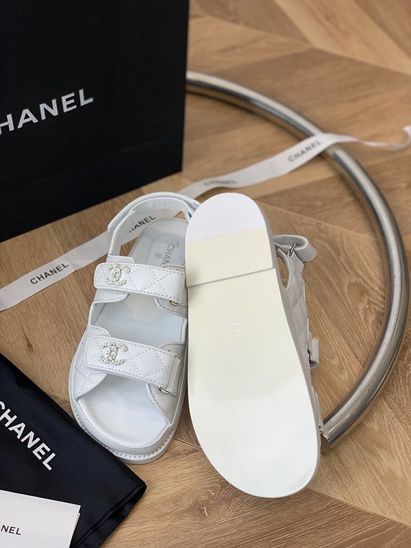 샤넬 CC 로고 벨크로 화이트 샌들 [매장가 233만원대]