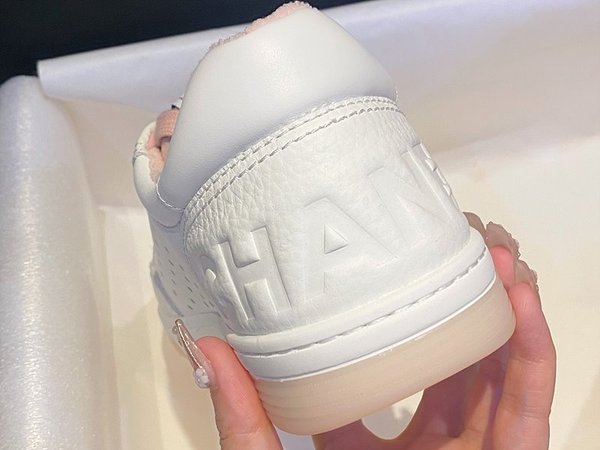 샤넬 백로고 트레이너  스니커즈 [매장가 200만원대]