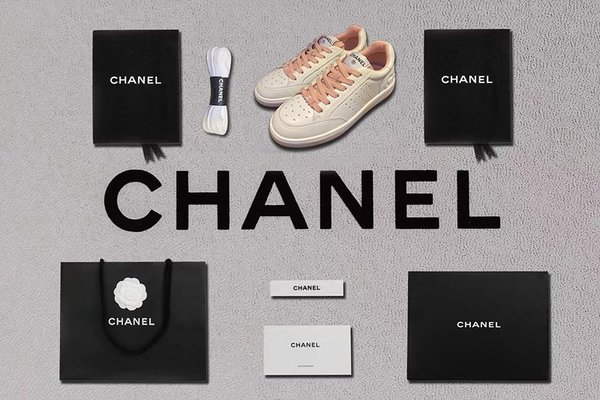 샤넬 백로고 트레이너  스니커즈 [매장가 200만원대]