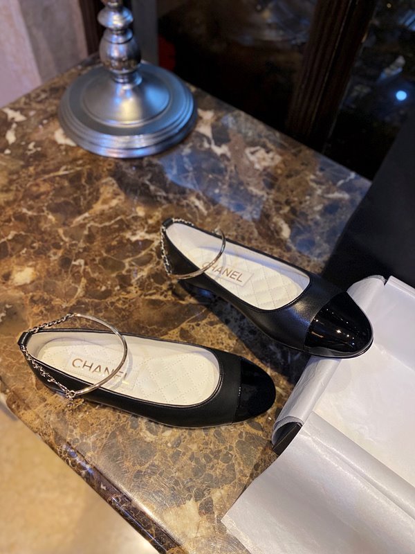 샤넬 발레리나 체인 스트랩 레더 여성 플랫 슈즈 [매장가 200만원대]