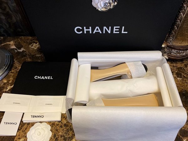 샤넬 베이지&블랙 레더 투톤 레더 플랫 슈즈 [매장가 180만원대]