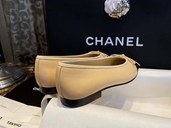 샤넬 베이지&블랙 레더 투톤 레더 플랫 슈즈 [매장가 180만원대]