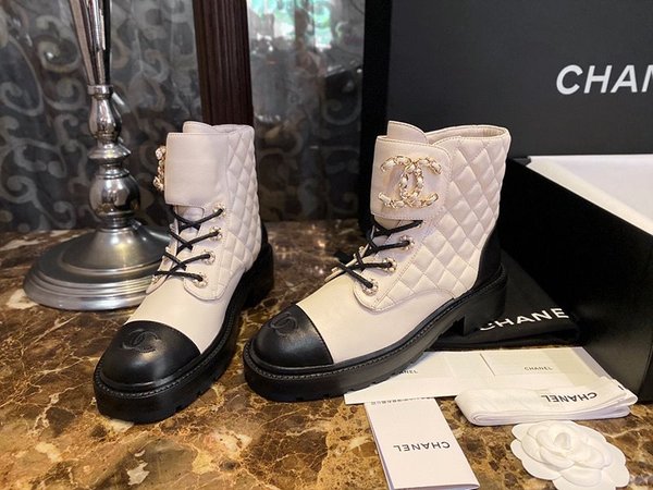 샤넬 레이스업 퀄팅 컴뱃 부츠 [매장가 350만원대]