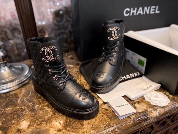 샤넬 레이스업 퀄팅 컴뱃 부츠 [매장가 350만원대]