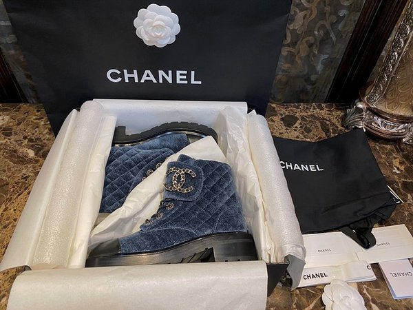 샤넬 레이스업 퀄팅 컴뱃 부츠 [매장가 350만원대]