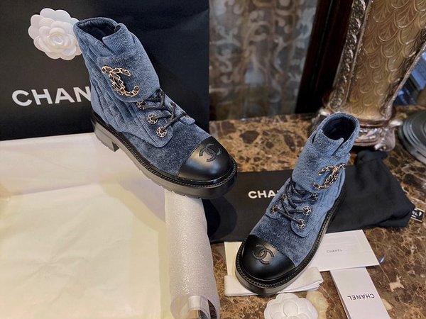 샤넬 레이스업 퀄팅 컴뱃 부츠 [매장가 350만원대]