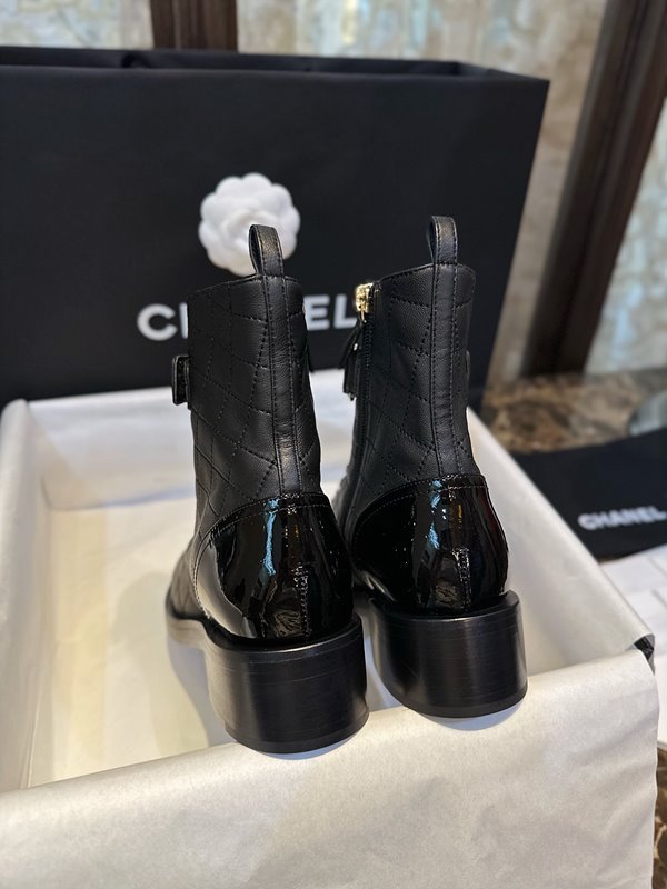 샤넬 레이스업 램스킨 카프스킨 부츠 [매장가 420만원대]