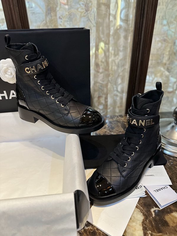 샤넬 레이스업 램스킨 카프스킨 부츠 [매장가 420만원대]