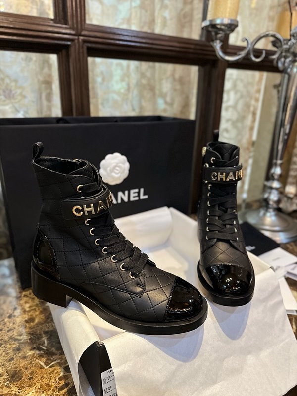 샤넬 레이스업 램스킨 카프스킨 부츠 [매장가 420만원대]