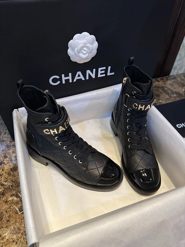 샤넬 레이스업 램스킨 카프스킨 부츠 [매장가 420만원대]