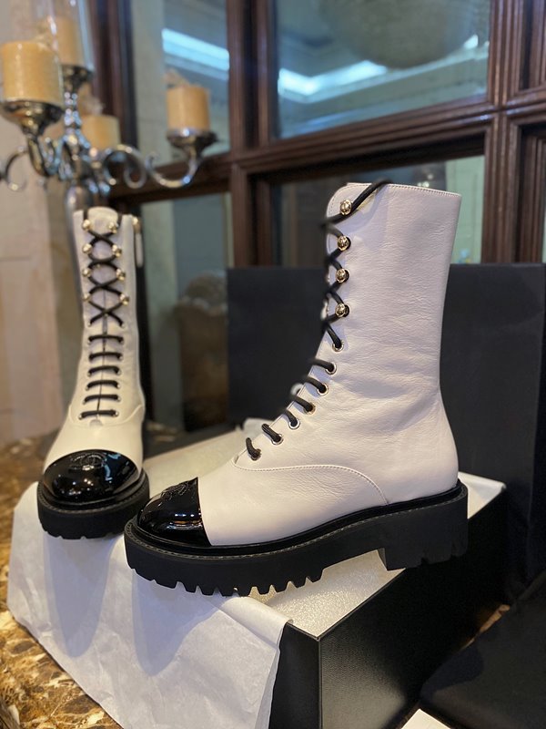 샤넬 레이스업 워커 부츠 [매장가 500만원대]