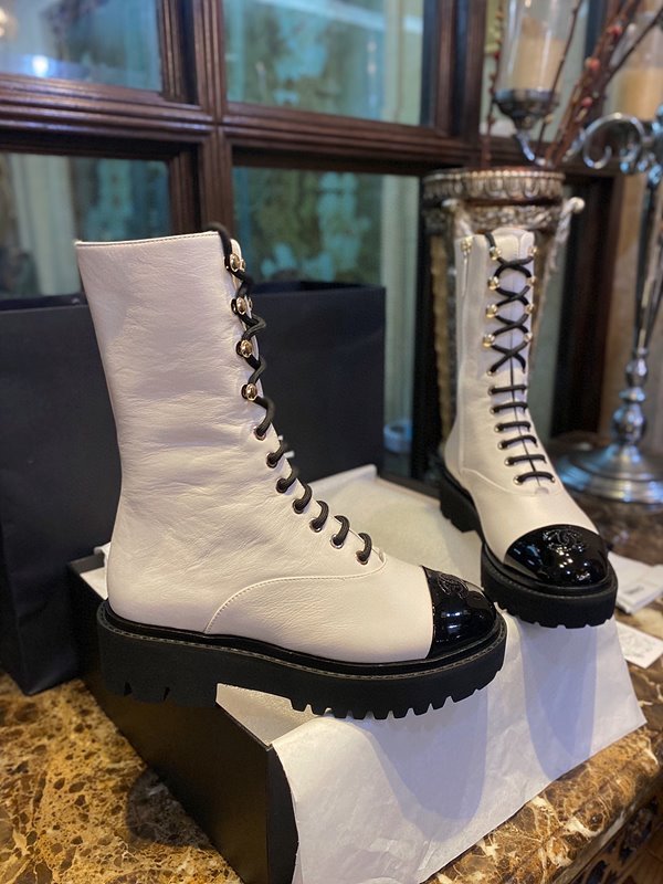 샤넬 레이스업 워커 부츠 [매장가 500만원대]