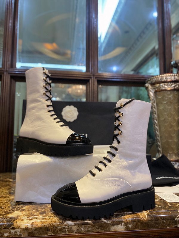샤넬 레이스업 워커 부츠 [매장가 500만원대]