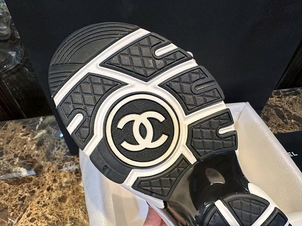 샤넬 CC로고 트위드 스니커즈 [매장가 200만원대]