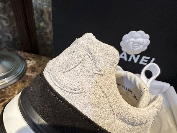 샤넬 CC로고 벨벳 스웨이드 [매장가 180만원대]