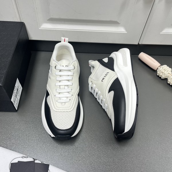 프라다 패브릭 메쉬 스니커즈 / 블랙 [매장가150만원대]