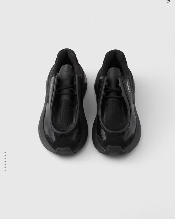 프라다 바이크 패브릭과 스웨이드 소재의 시스템 브러쉬드 가죽 스니커즈 / 블랙 [매장가190만원대]