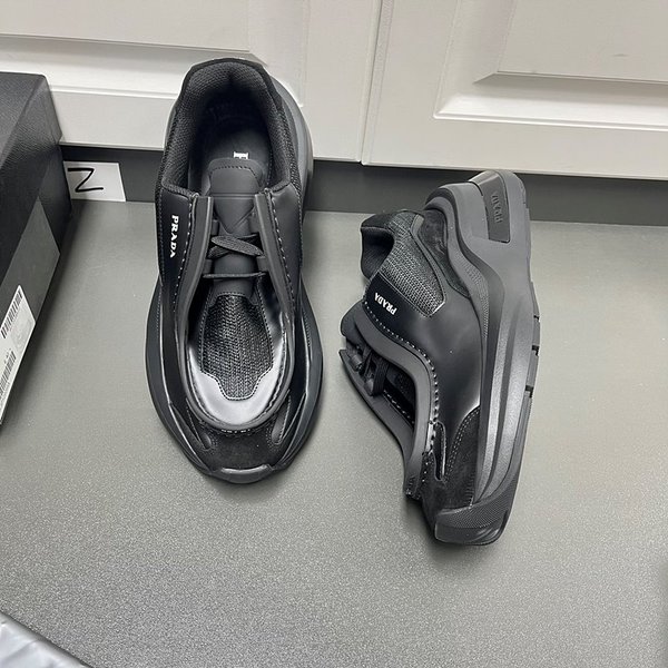 프라다 바이크 패브릭과 스웨이드 소재의 시스템 브러쉬드 가죽 스니커즈 / 블랙 [매장가190만원대]