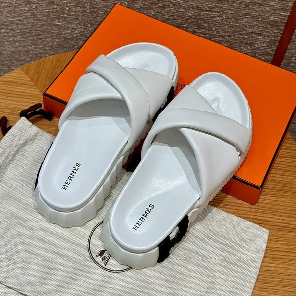 에르메스 인프라 바운싱 샌들 슬리퍼 [ 매장가 100만원대]