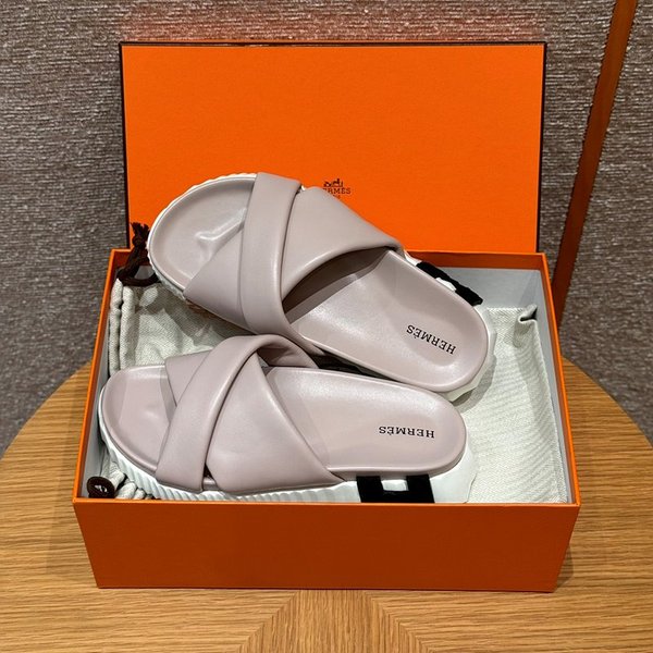 에르메스 인프라 바운싱 샌들 슬리퍼 [ 매장가 100만원대]
