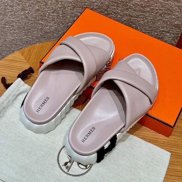 에르메스 인프라 바운싱 샌들 슬리퍼 [ 매장가 100만원대]