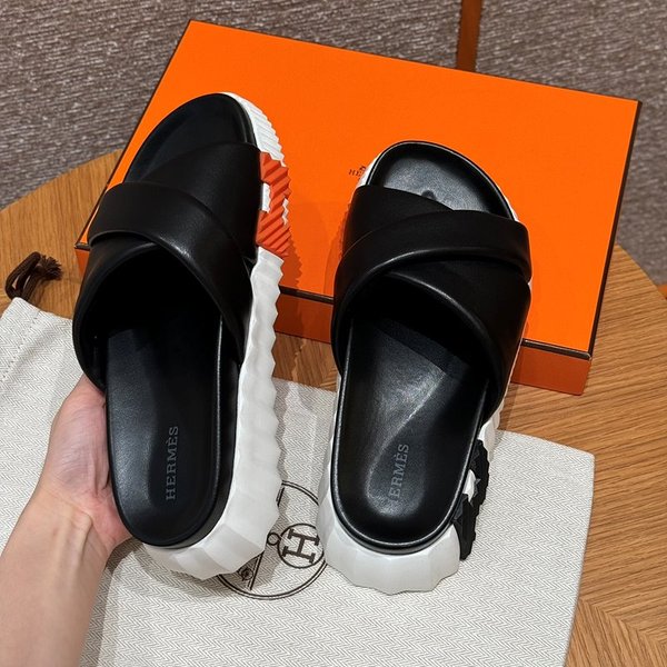 에르메스 인프라 바운싱 샌들 슬리퍼 [ 매장가 100만원대]