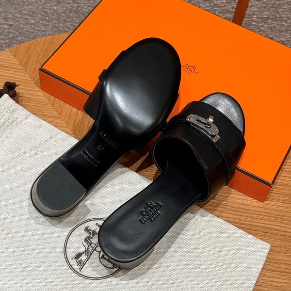 에르메스 Gigi 50 샌들 [매장가 174만원대]