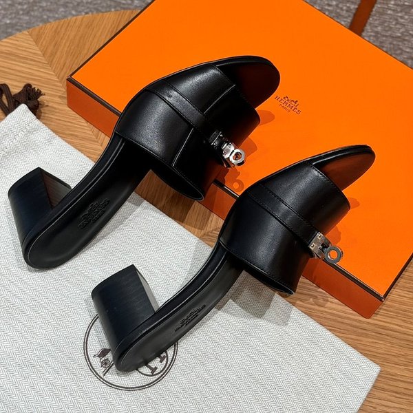 에르메스 Gigi 50 샌들 [매장가 174만원대]