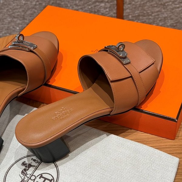 에르메스 Gigi 50 샌들 [매장가 174만원대]