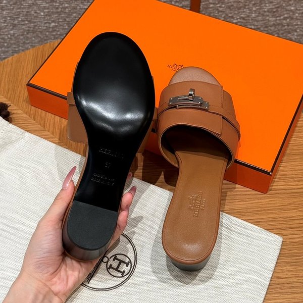 에르메스 Gigi 50 샌들 [매장가 174만원대]