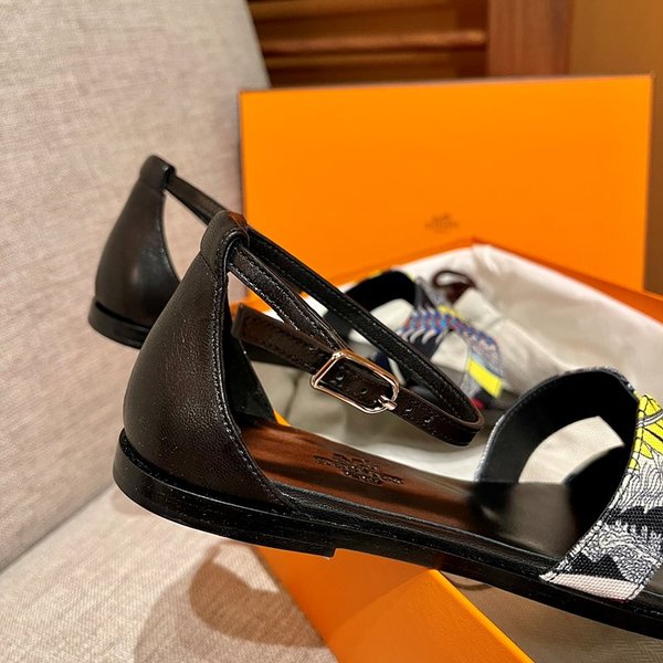 에르메스 산토리니 샌들 슬리퍼 [매장가 130만원대]