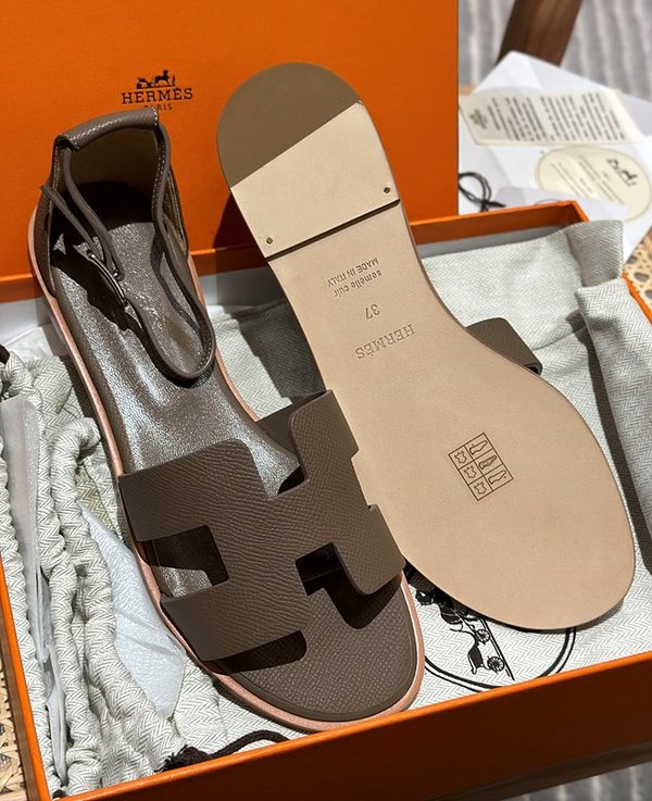 에르메스 산토리니 샌들 슬리퍼 [매장가 130만원대]